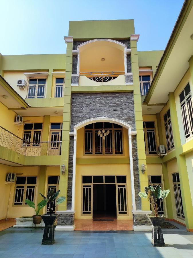 Hotel Randik Sekayu Luaran gambar